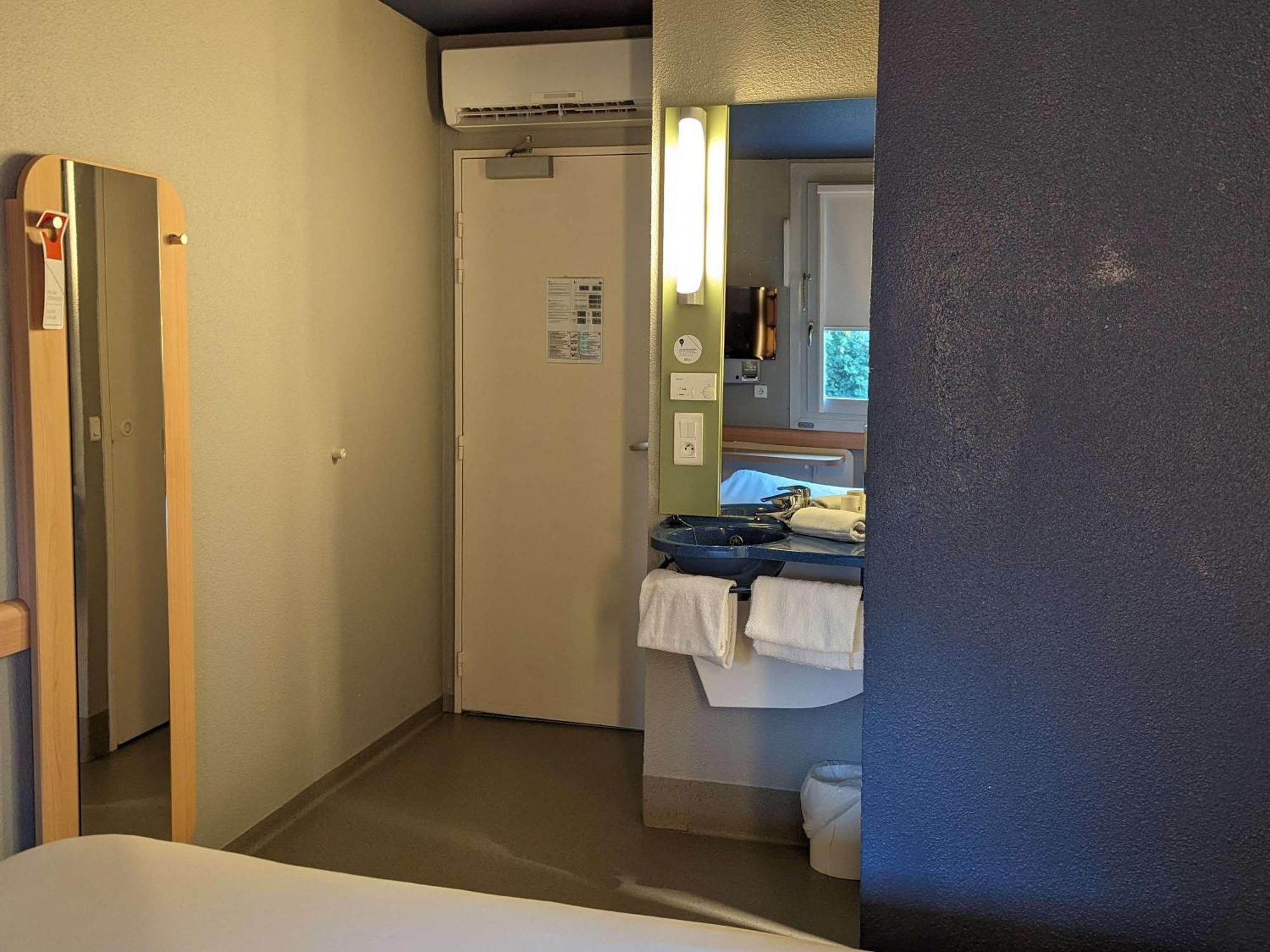 Ibis Budget Saint-Omer Centre Экстерьер фото